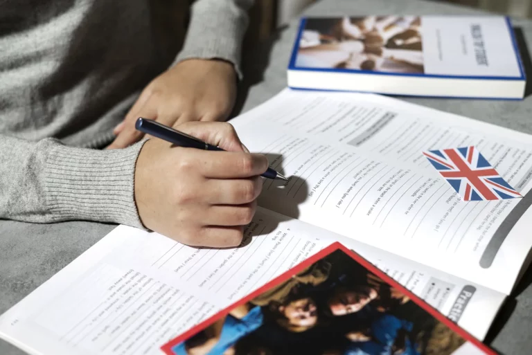 подготовка за IELTS со фаќање забелешки на хартија